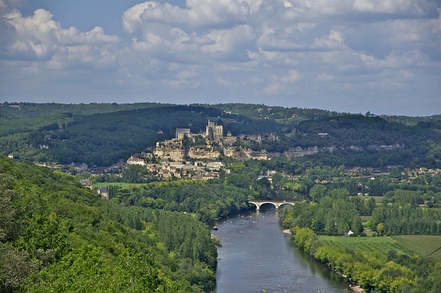 CONTOURNEMENT ROUTIER DE BEYNAC – ANNULATION D’UN PROJET D’OUVRAGE PUBLIC ET DÉMOLITION DE TRAVAUX EXÉCUTÉS